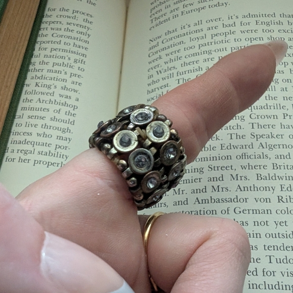 Vintage 90s Style Stretch Bronze Ring with Clear Stones - Picture 2 of 7